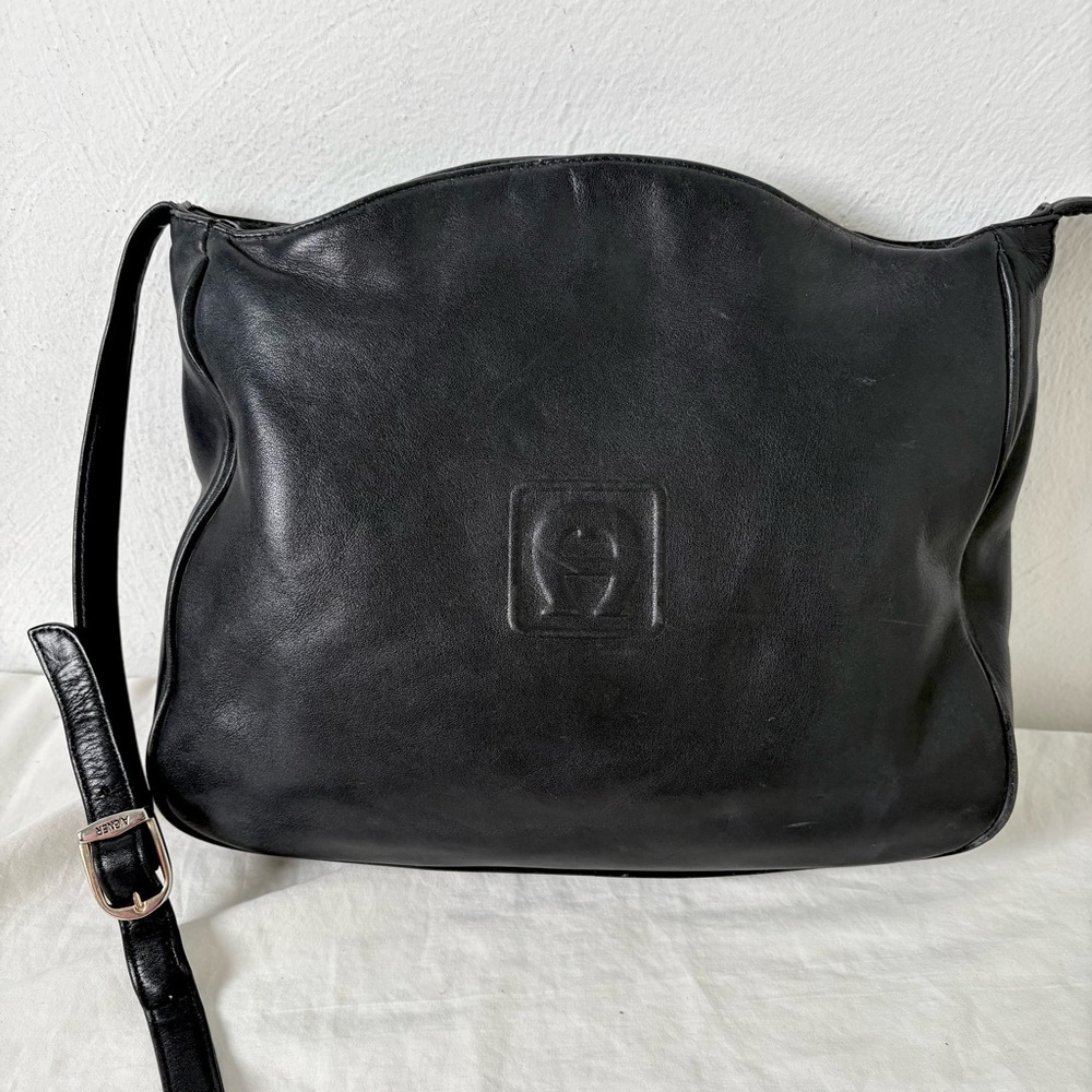 ETIENNE AIGNER Vintage Embossed Big Logo Minimalist Leather Crossbody Bag Purse - Picture 13 of 16